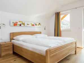 5 bedrooms, individually furnished - Chalet on Ski Slope in Mauterndorf with Sauna & Hot Tub (Mauterndorf)