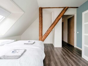 House | 10 bedrooms, individually furnished, bed sheets - Spacious Farmhouse With Sauna, Hottub (Noardburgum)