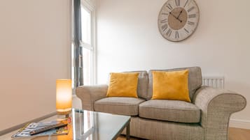 PLATFORM Fishing Quarter Apartment 2 | Living room | 32-inch flat-screen TV with digital channels, TV