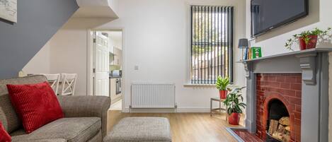 PLATFORM Fishing Quarter Apartment 1 | Living room | 32-inch flat-screen TV with digital channels, TV