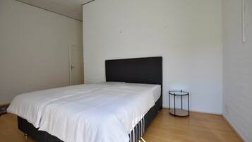 Huis | 3 slaapkamers, individueel gemeubileerd, beddengoed