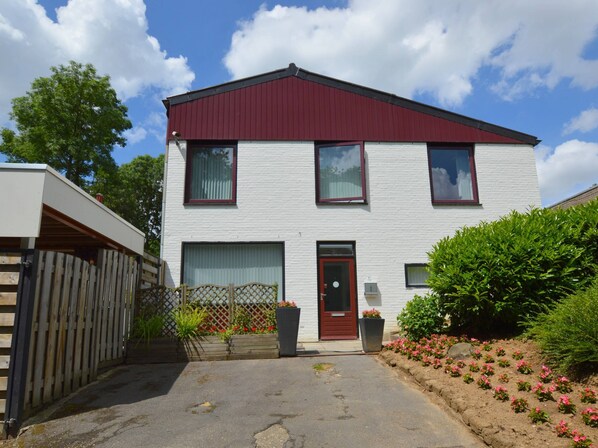 House | Exterior - Luxury Holiday Home in the South of Limburg Province with Hot Tub, Sauna, Large Garden (Walem)