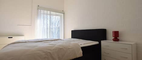 House | 3 bedrooms, individually furnished, bed sheets