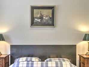 2 bedrooms, bed sheets