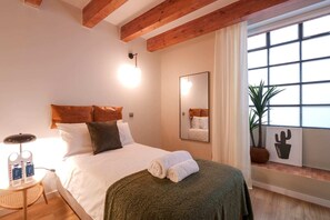 2 bedrooms, desk, iron/ironing board, free WiFi