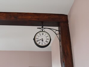 4 bedrooms - Lovely Holiday Home in Sainte-honorine-des-pertes Near Sea" (Aure sur Mer)