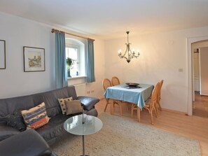 Apartment | Dining