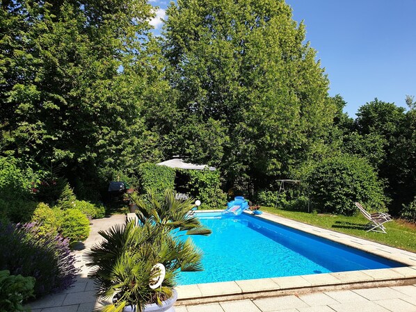 Apartment | Pool | Outdoor pool - Tranquil Garden Apartment (Regen)