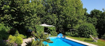 Tranquil Garden Apartment