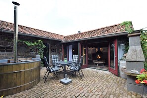 House | Exterior - Cottage Near Bourtange With Hot Tub (Musselkanaal)