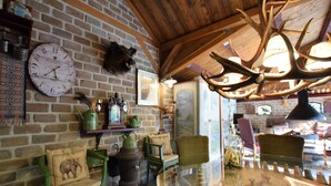 House | Tempat makan