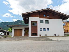 Apartment | Exterior - Cosy Apartment in Muhlbach With Balcony (Bramberg am Wildkogel)