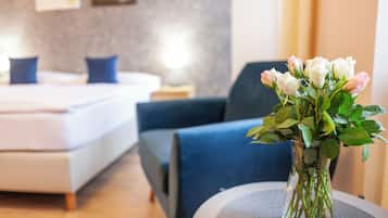 Double Room (3) | Hypo-allergenic bedding, Select Comfort beds, minibar, blackout drapes