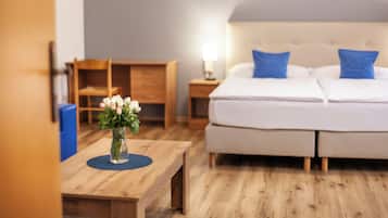 Apartment (1) | Hypo-allergenic bedding, Select Comfort beds, minibar, in-room safe