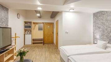 Dubbelrum (attic) | Allergitestade sängkläder, Select Comfort-madrasser och minibar