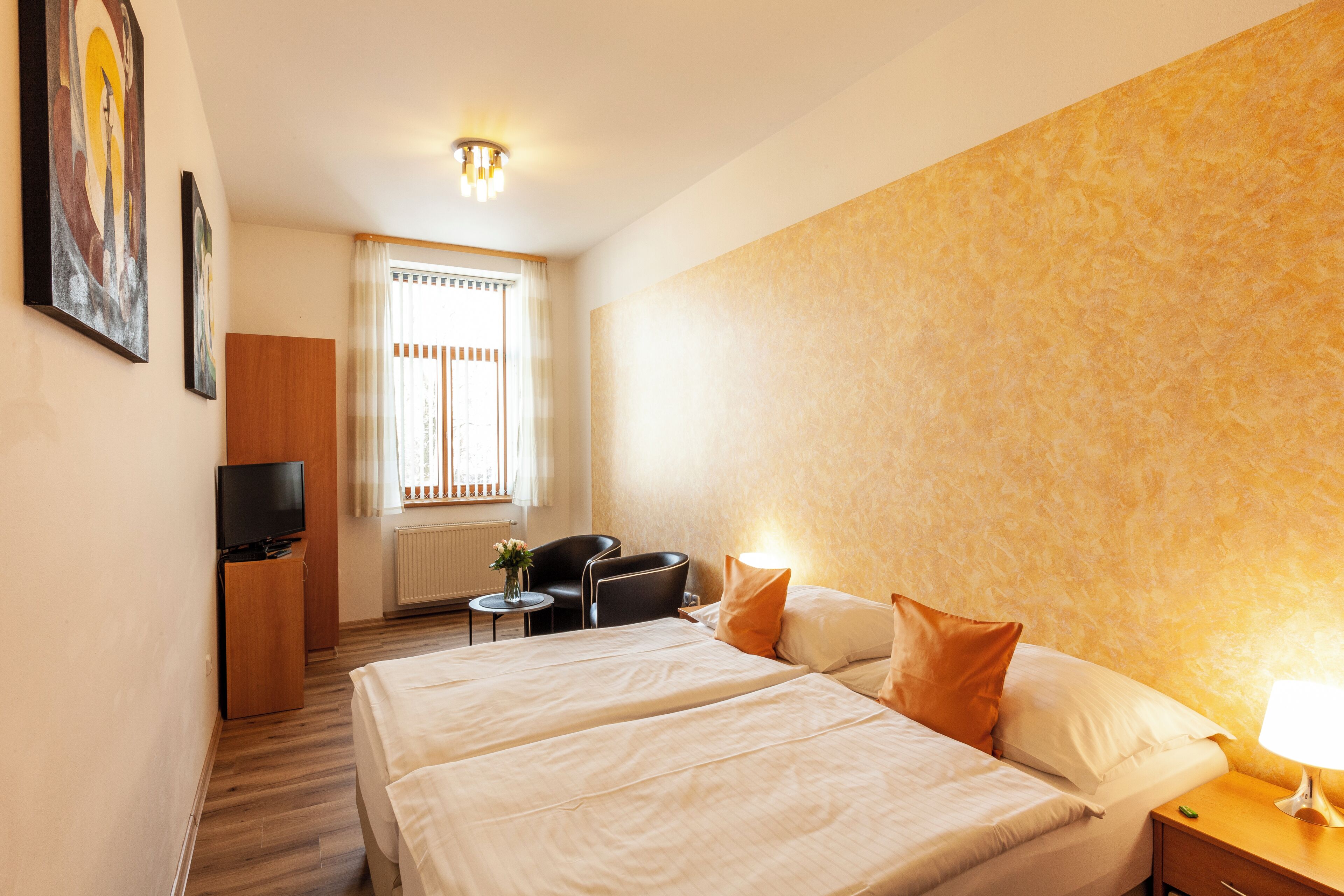 Double Room | Hypo-allergenic bedding, Select Comfort beds, minibar, in-room safe