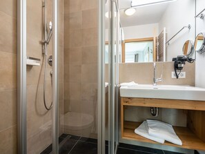Apartment | Bathroom | Shower