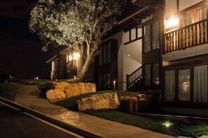 Front of property - Apartamentos Estela de Altamira (Santillana del Mar)