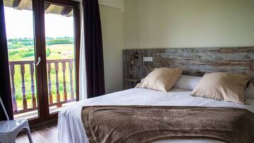 Comfort appartement, 1 slaapkamer | 2 slaapkamers, luxe beddengoed, een bureau, geluiddichte muren