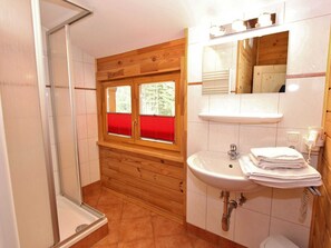 Chalet | Bathroom