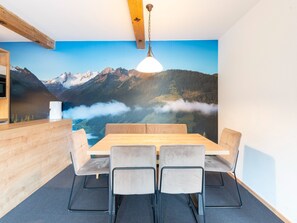 Dining - Apartment in Wald Near Zillertal Arena (Wald im Pinzgau)
