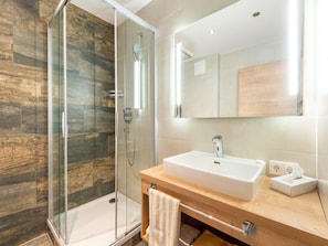 Apartment | Bathroom | Towels