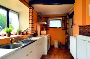 Cottage | Private kitchen - Comfortable Villa, Paliseul (Paliseul)