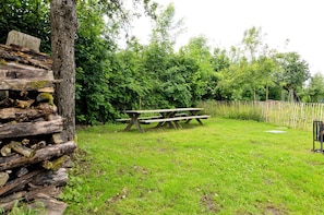 Cottage | Garden