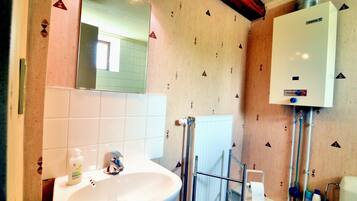 Cottage | Bathroom