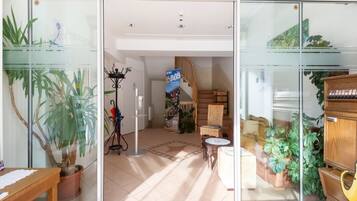 Apartment | Reception