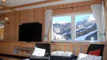 Chalet | Living area