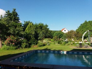 Outdoor pool - Small Apartment in Bad Tabarz in Thuringia With Garden and Pool (Tabarz)