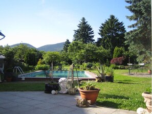Pool - Small Apartment in Bad Tabarz in Thuringia With Garden and Pool (Tabarz)