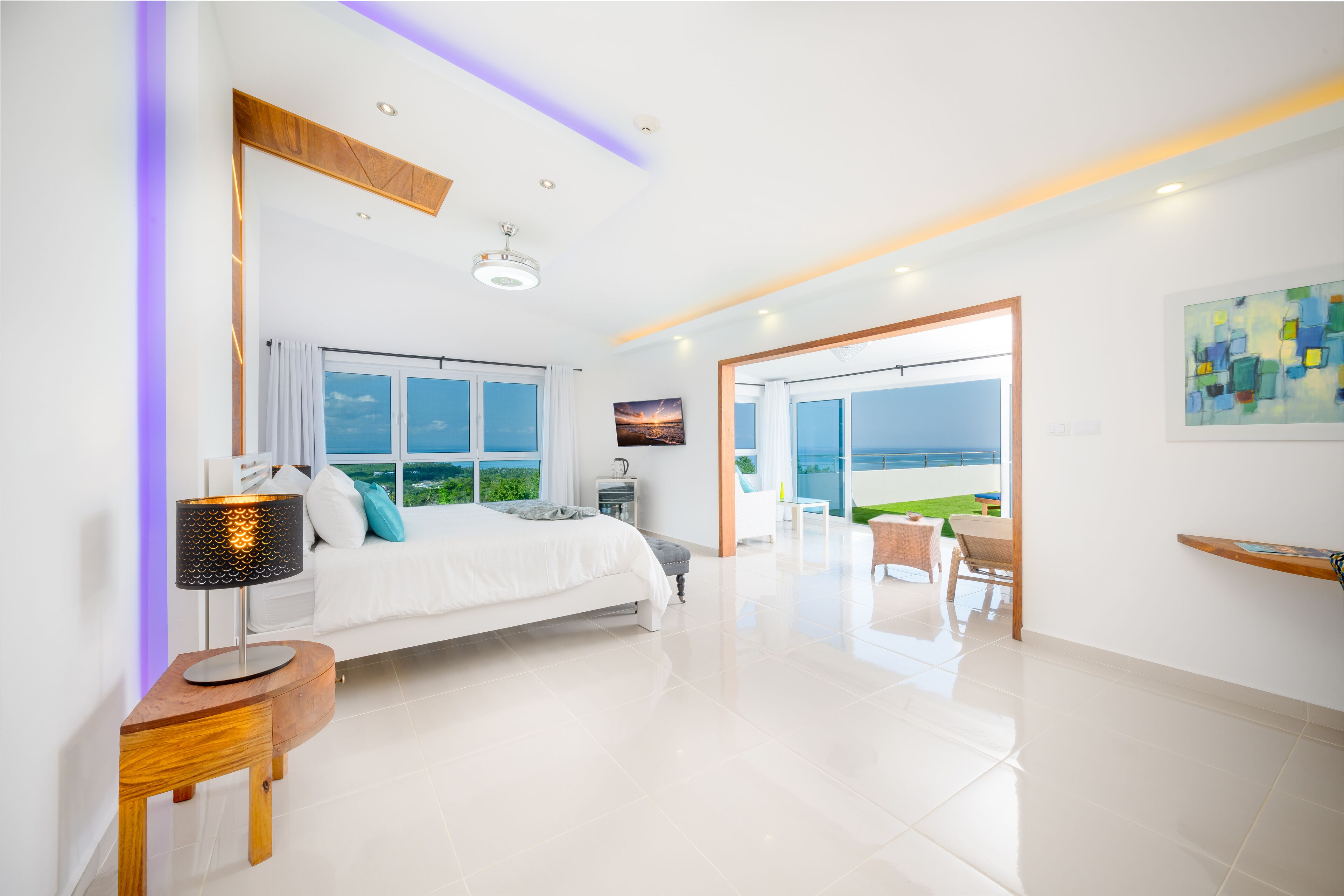 Luxury Suite | Egyptian cotton sheets, premium bedding, down duvets