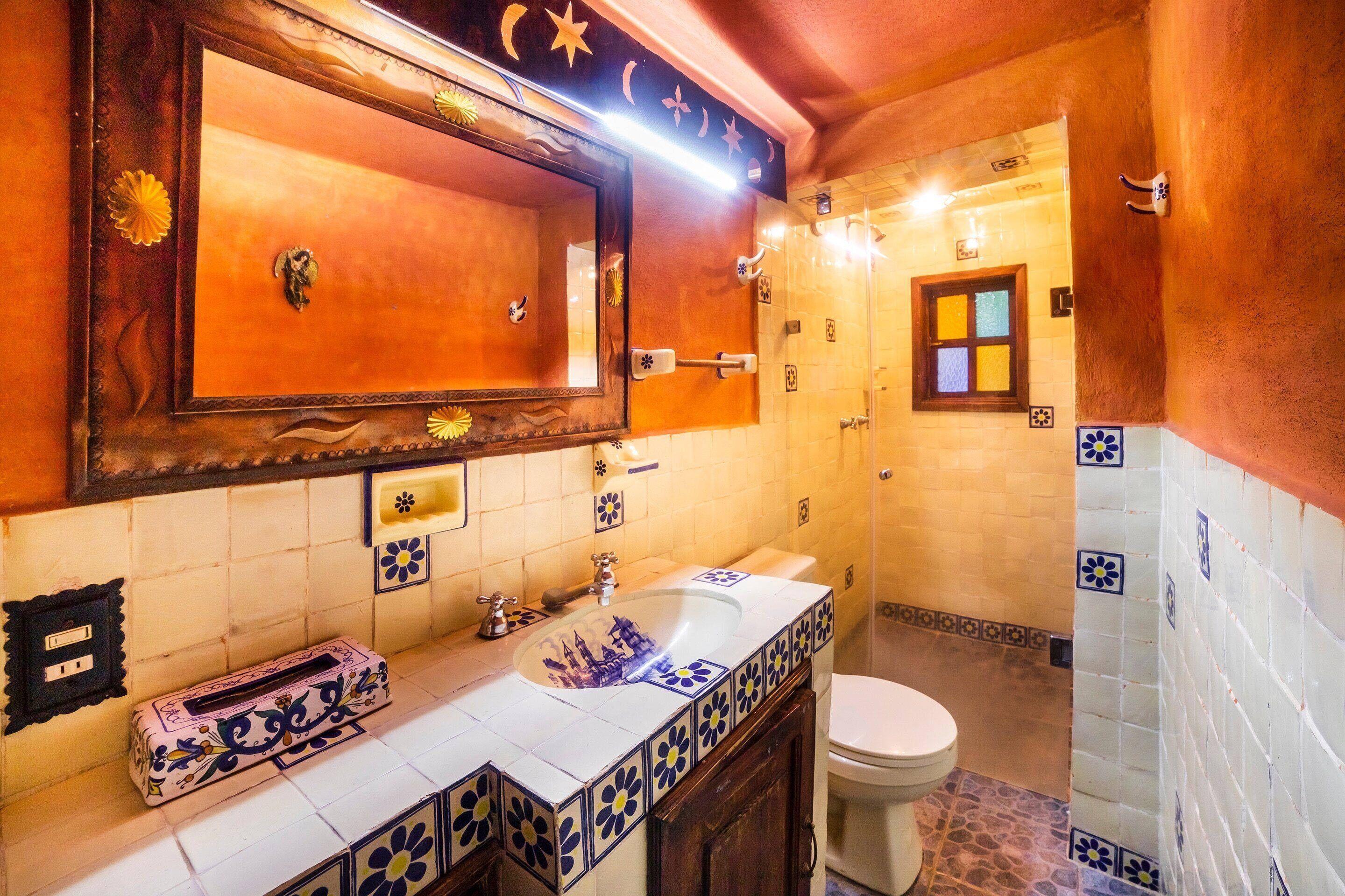 Superior Room | Bathroom | Shower, towels, soap, toilet paper