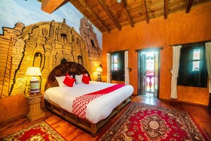 Superior Room | Bed sheets - OYO Hotel El Mineral, Tlalpujahua (Tlalpujahua)