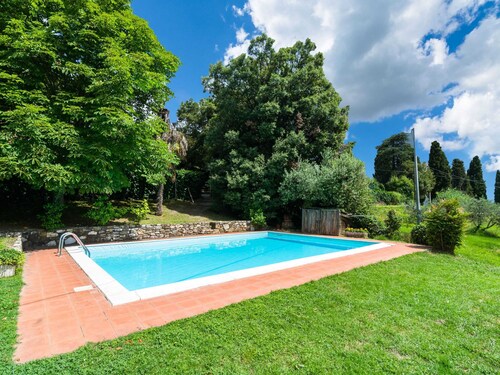 Farmhouse in Tuscany Near Renaissance Villa