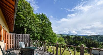 Lush Holiday Home in Ferrières-sur-sichon With BBQ