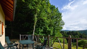 House | Balcony - Lush Holiday Home in Ferrières-sur-sichon With BBQ (Ferrieres-sur-Sichon)