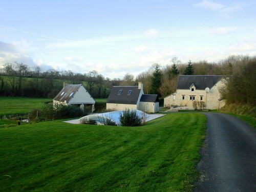 Fab Holiday Home in Saint-vaast-sur-seulles With Garden