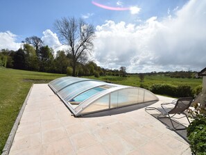 Pool - Fab Holiday Home in Saint-vaast-sur-seulles With Garden (Saint-Vaast-sur-Seulles)