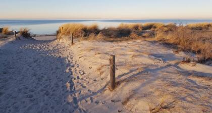 Quaint Bungalow with Garden near Insel Poel