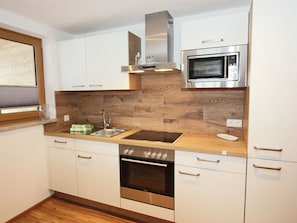 Private kitchen - Voguish Apartment in Kaltenbach Zillertalim With Terrace (Kaltenbach)