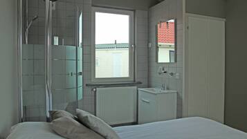 Chalet | 2 bedrooms, individually furnished, bed sheets