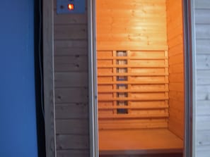 Exterior - Ground Floor Holiday Bungalow Immediately at the Beach in Sint-annaland (Sint-Annaland)