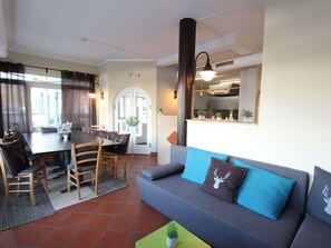 House | Living room - Spacious Holiday Home in Ellmau With Garden (Ellmau)
