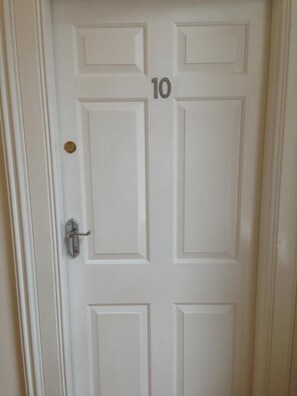 Exterior - Platform City Studio Apartment (Hull)