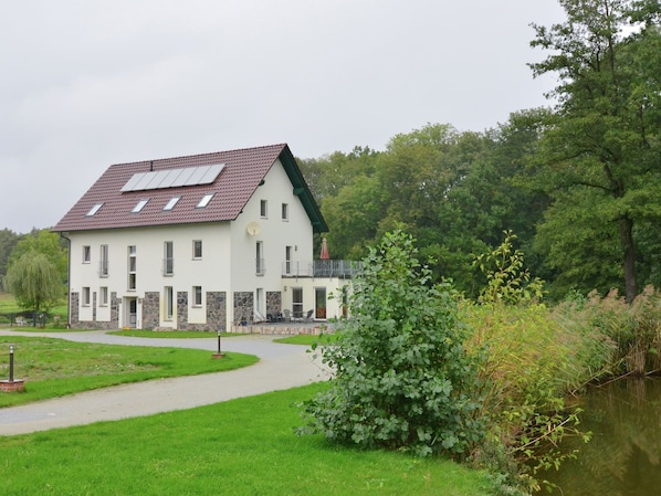 Exterior - Luxury Apartment in Friedland Brandenburg With Garden (Friedland)
