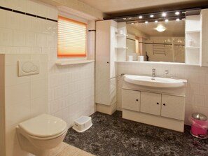 Apartment | Bathroom | Shower