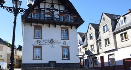 Beautiful Holdiday Home in Ulmen Near the Lake